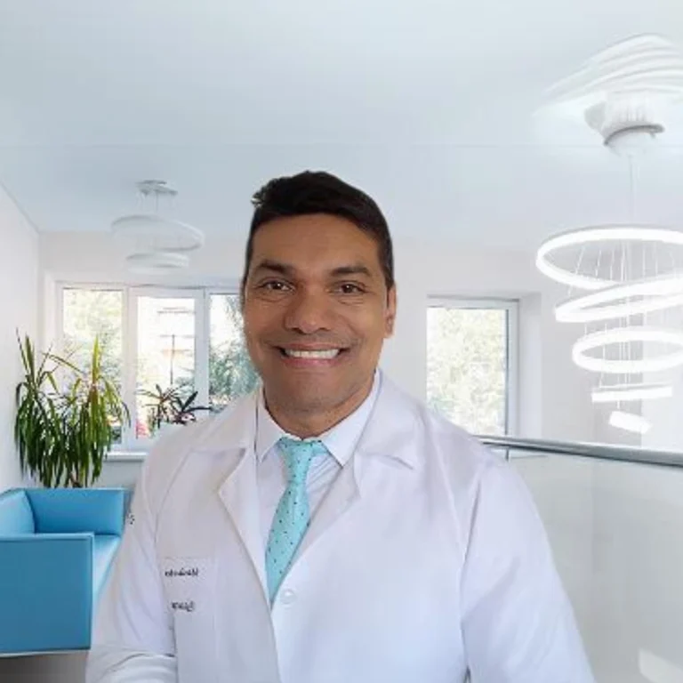 Dr. Marilúcio Rocha